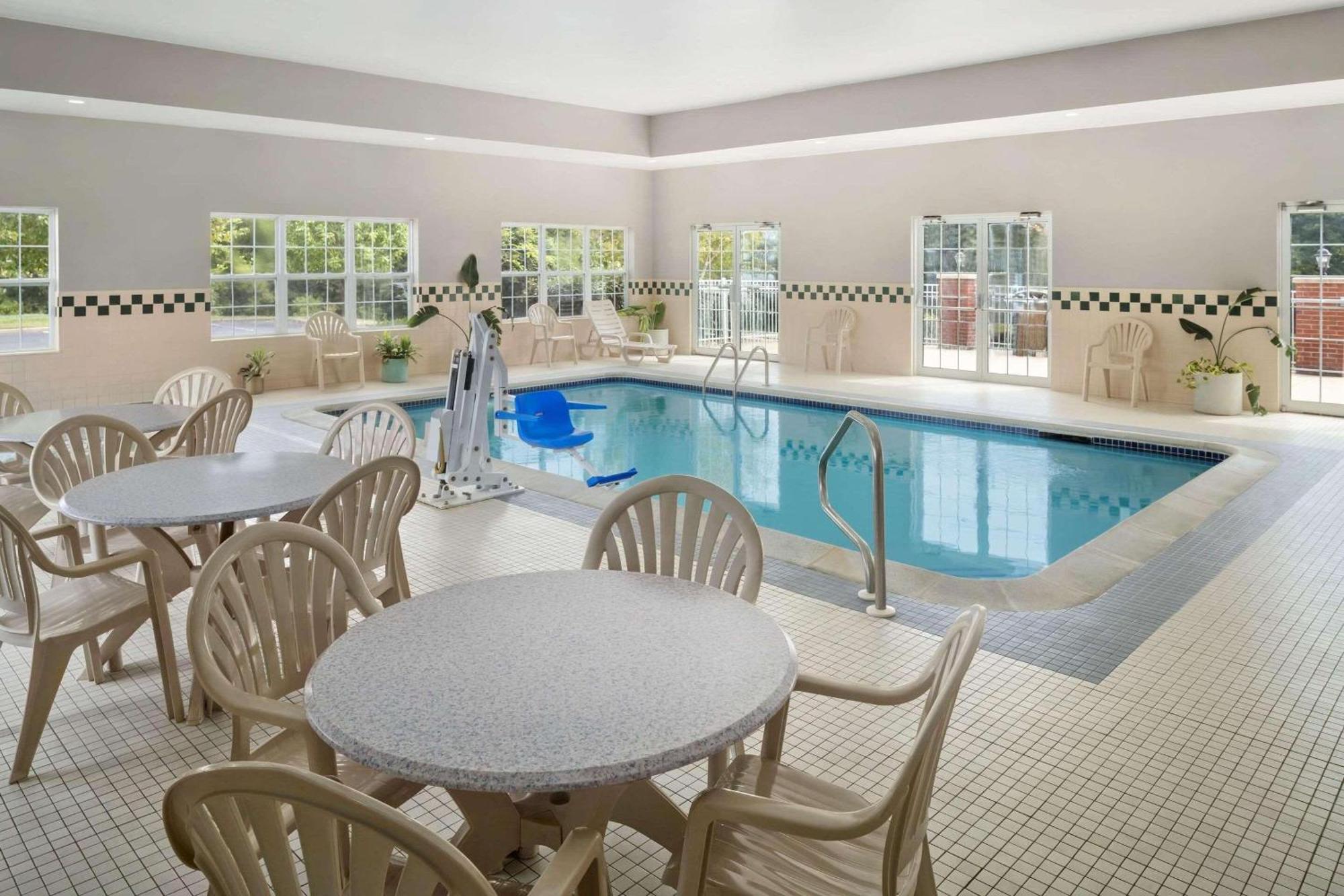 Country Inn & Suites By Radisson, Louisville South, Ky Shepherdsville Buitenkant foto